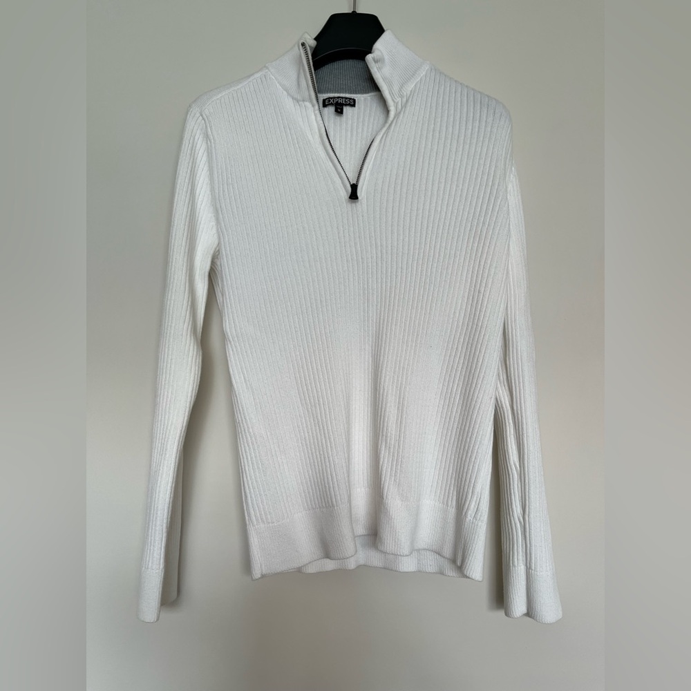 Express men’s medium Ribbed V-Neck Sweater